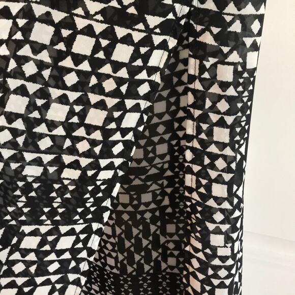 “Vince Camino” Black/White Print Sheer Skirt, Size 12, NWT - Picture 4 of 9